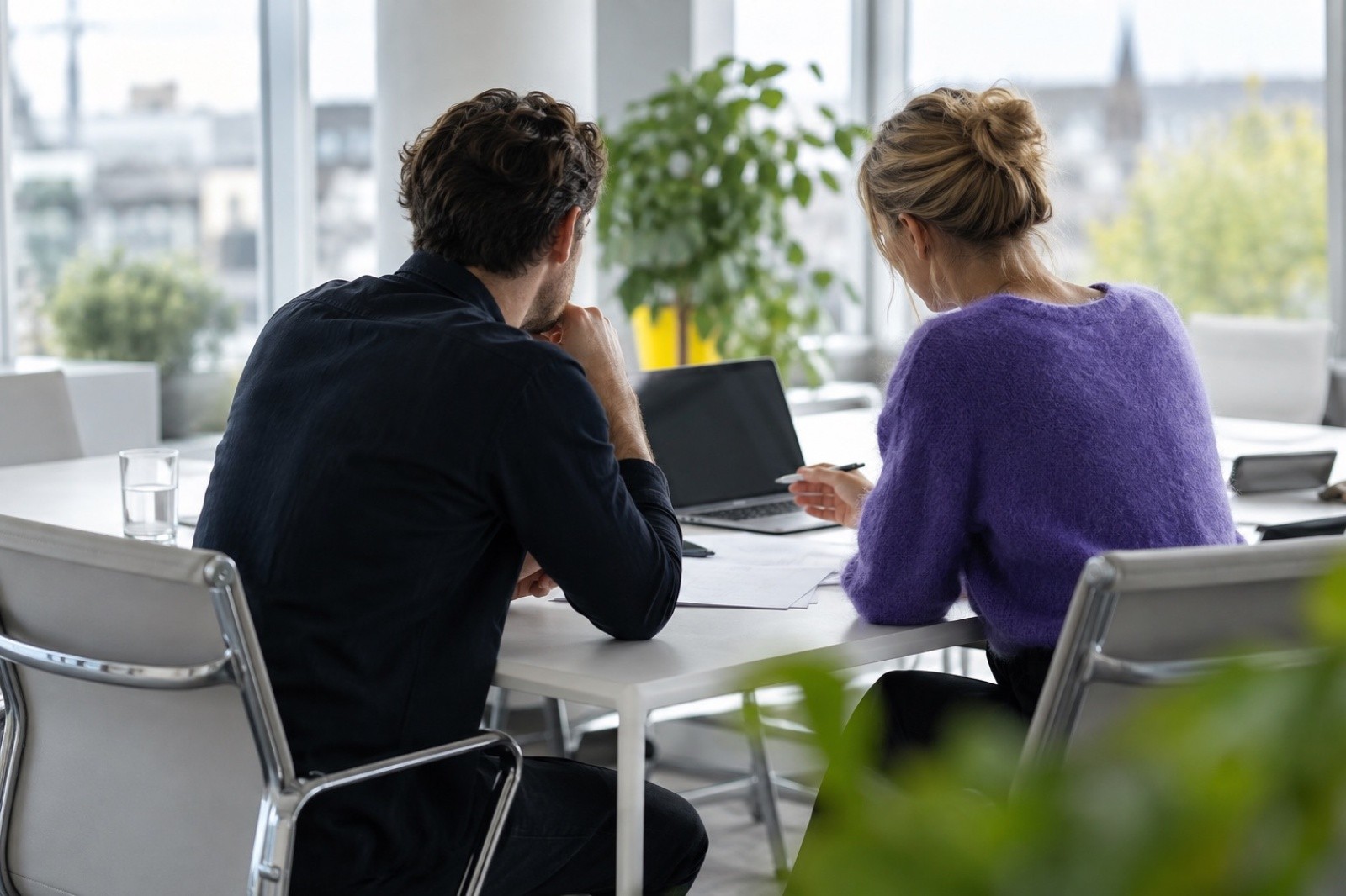 A new shareholder, the same questions at the shelf